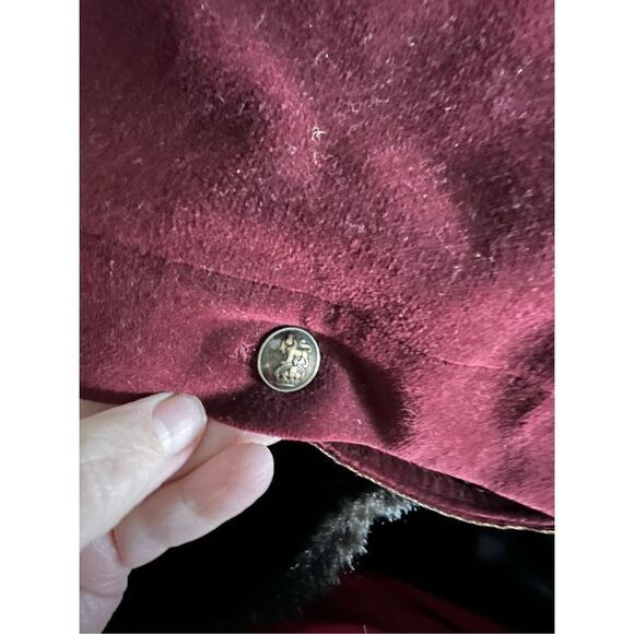 2 ruby red velvet Ralph Lauren crested button pillows - Picture 7 of 9